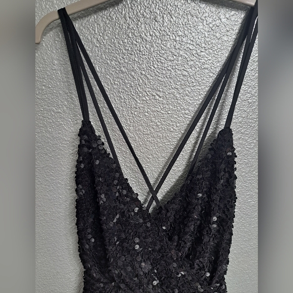 Black Sequin Romper With Adjustable Cross Straps Size L - Picture 2 of 8